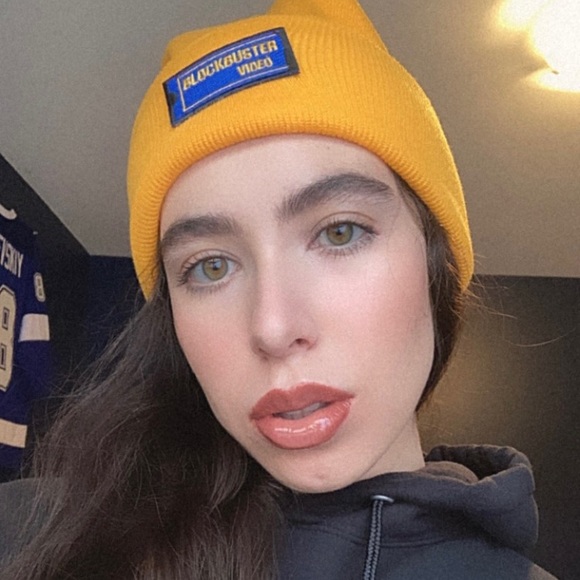 Meet your Posher, Hannah - Picture 1 of 1